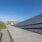 Modern - Central - Simple