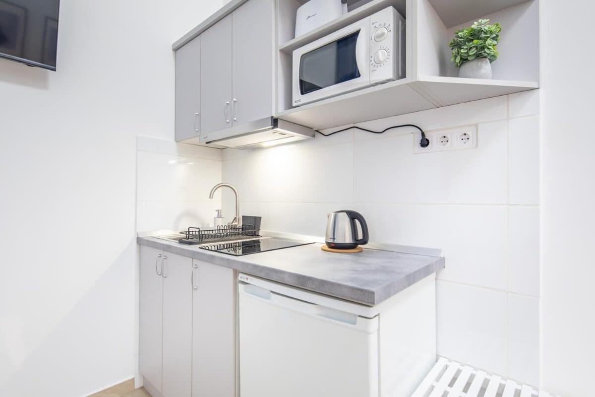 Apartment Modern - - Simple Budapest