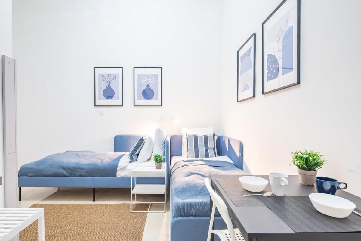 Apartment Modern - - Simple